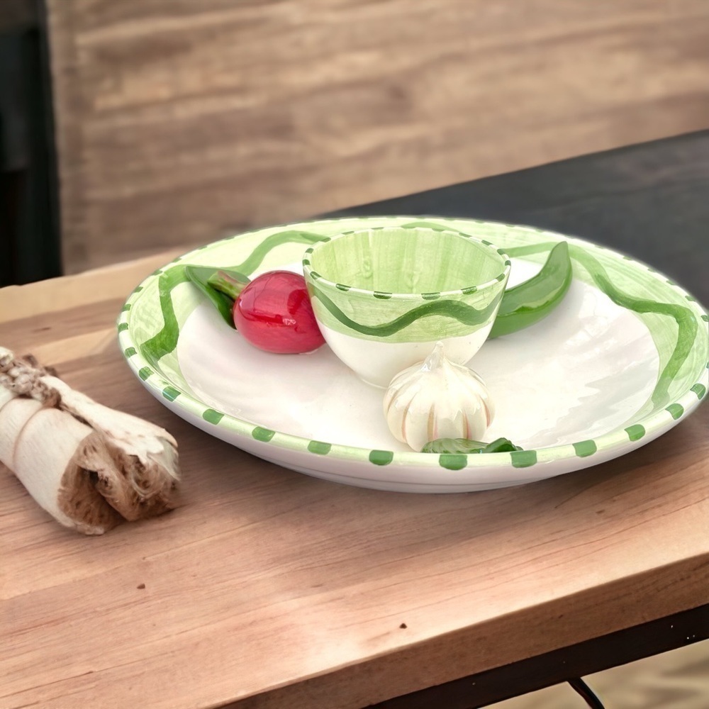 BRIGGS Pottery chip and dip, excellent condition, no chips, fairly heavy